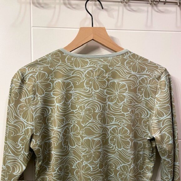 Women's Patagonia Capilene Long Sleeve Base Layer Top Medium Blue Green Floral - Picture 9 of 16